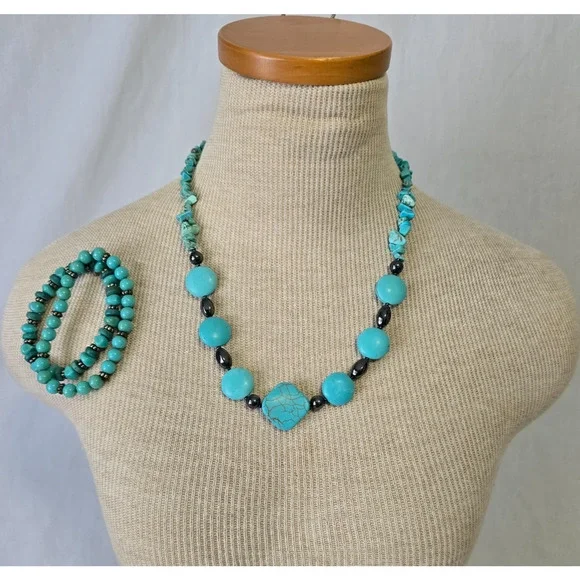 Turquoise Jewelry Set 20" Necklace and 2 Bracelets - Picture 8 of 8